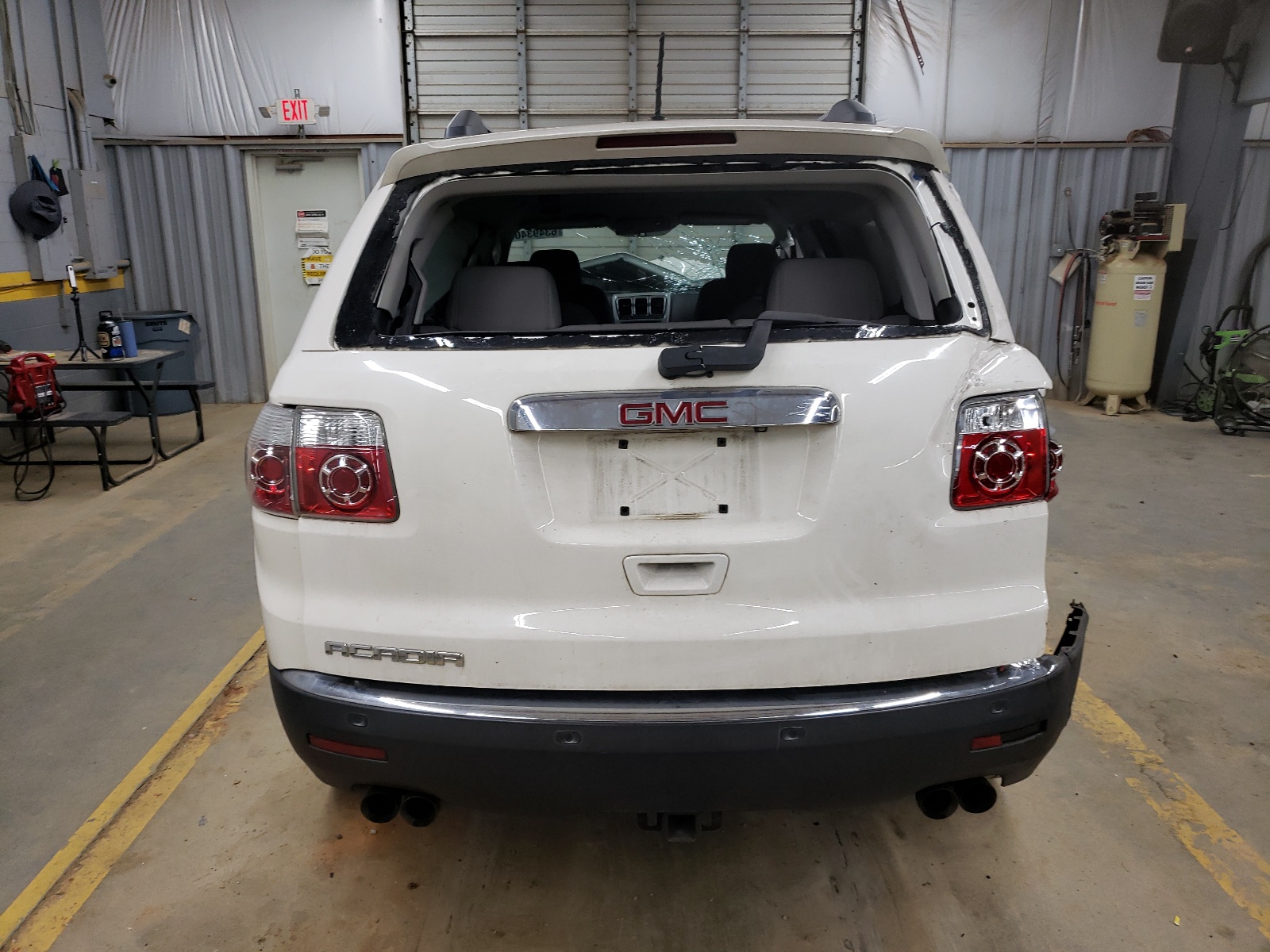 1GKLRLEDXAJ174271 2010 GMC Acadia Sle