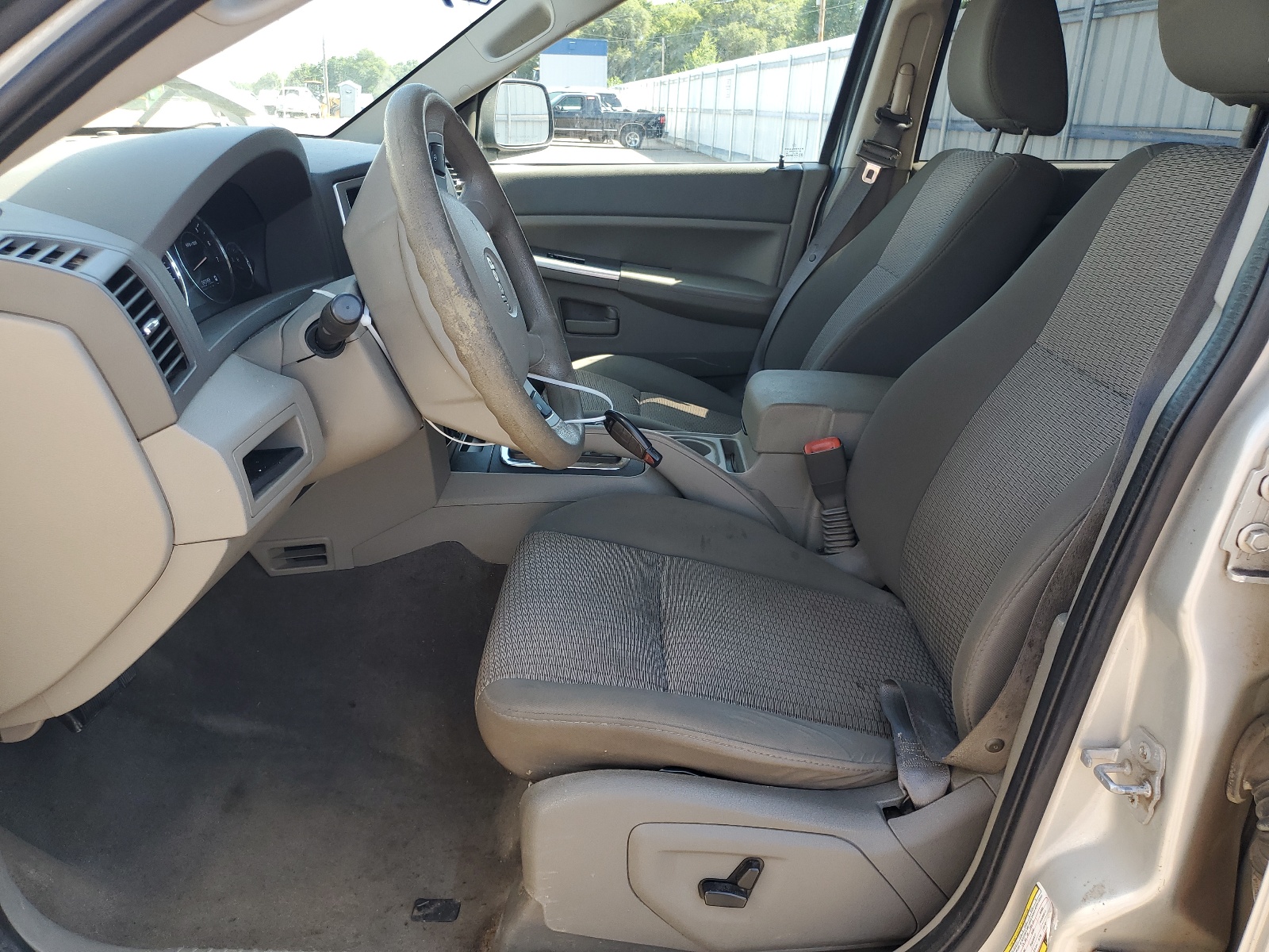 1J8HR48N58C215537 2008 Jeep Grand Cherokee Laredo