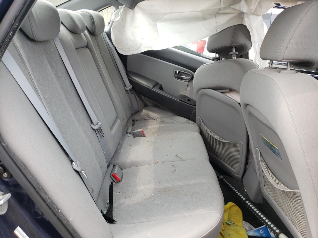 2010 Hyundai Elantra - Image 11
