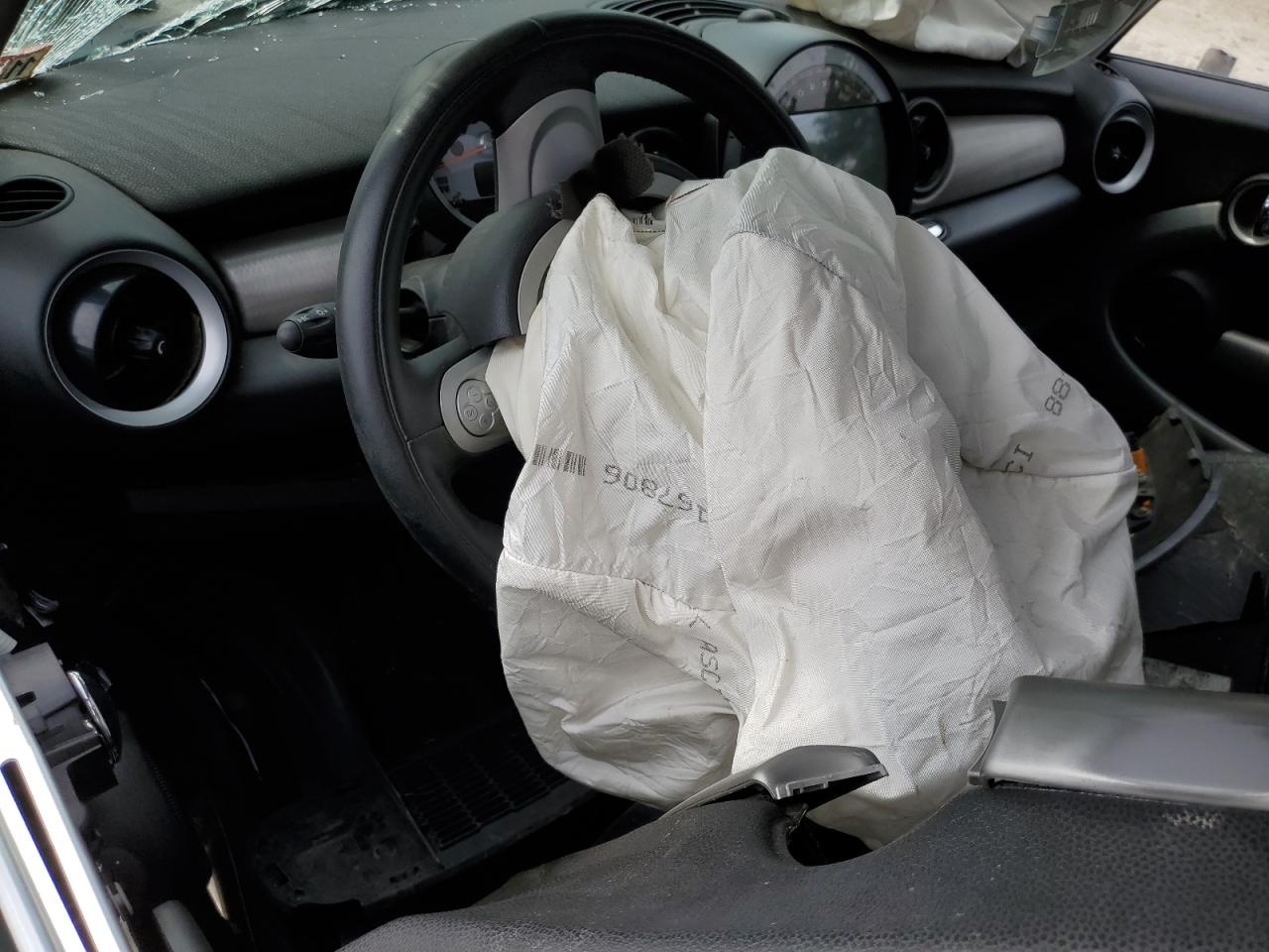 2008 Mini Cooper VIN: WMWMF33558TU68273 Lot: 64809854