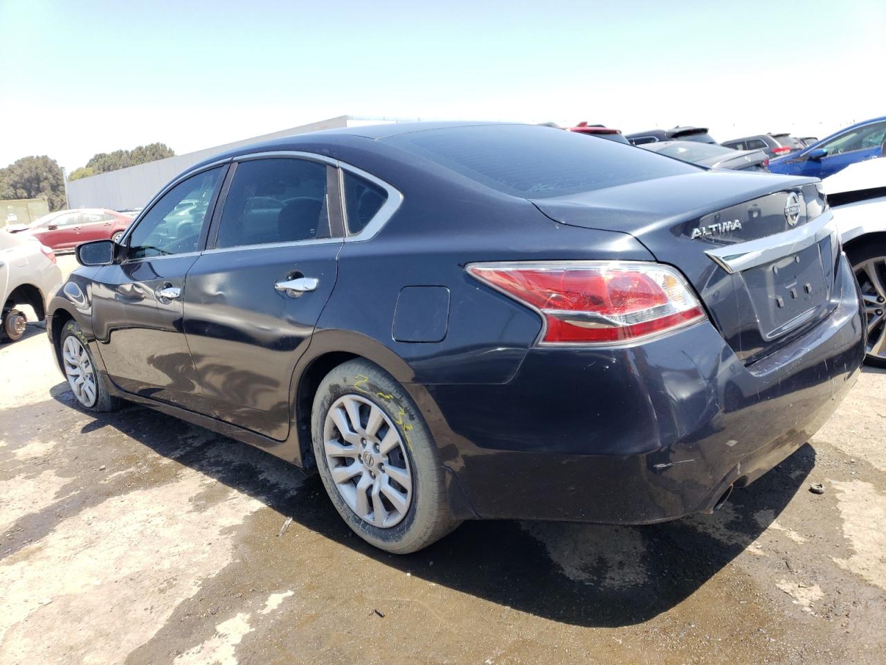 2015 Nissan Altima - Image 2