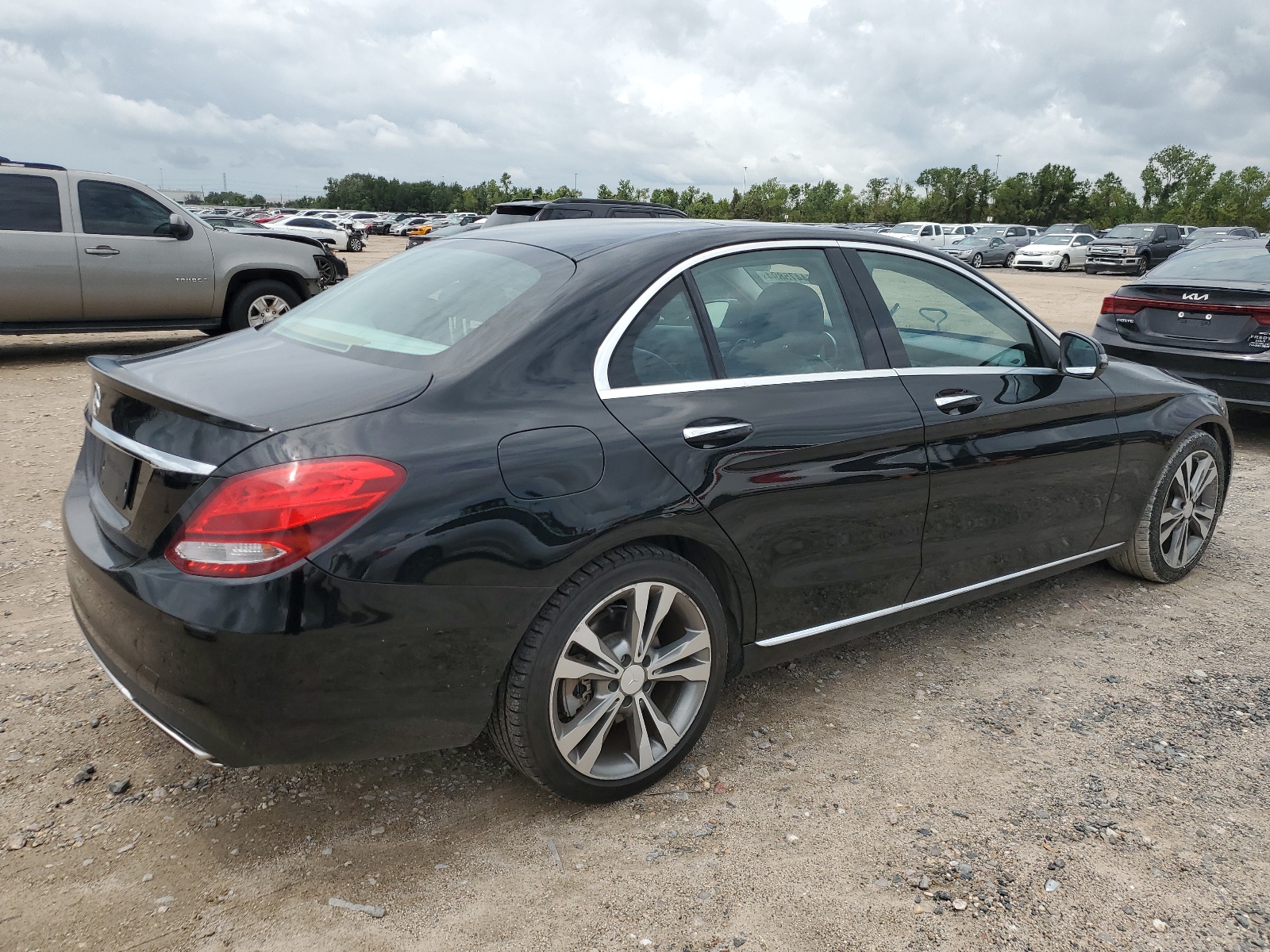 2016 Mercedes-Benz C 300 vin: WDDWF4JB6GR127203