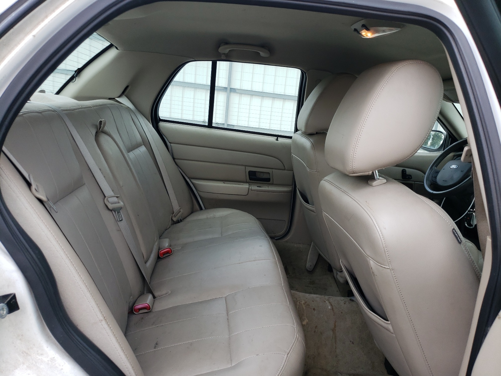 2FABP7EV2BX148596 2011 Ford Crown Victoria Lx