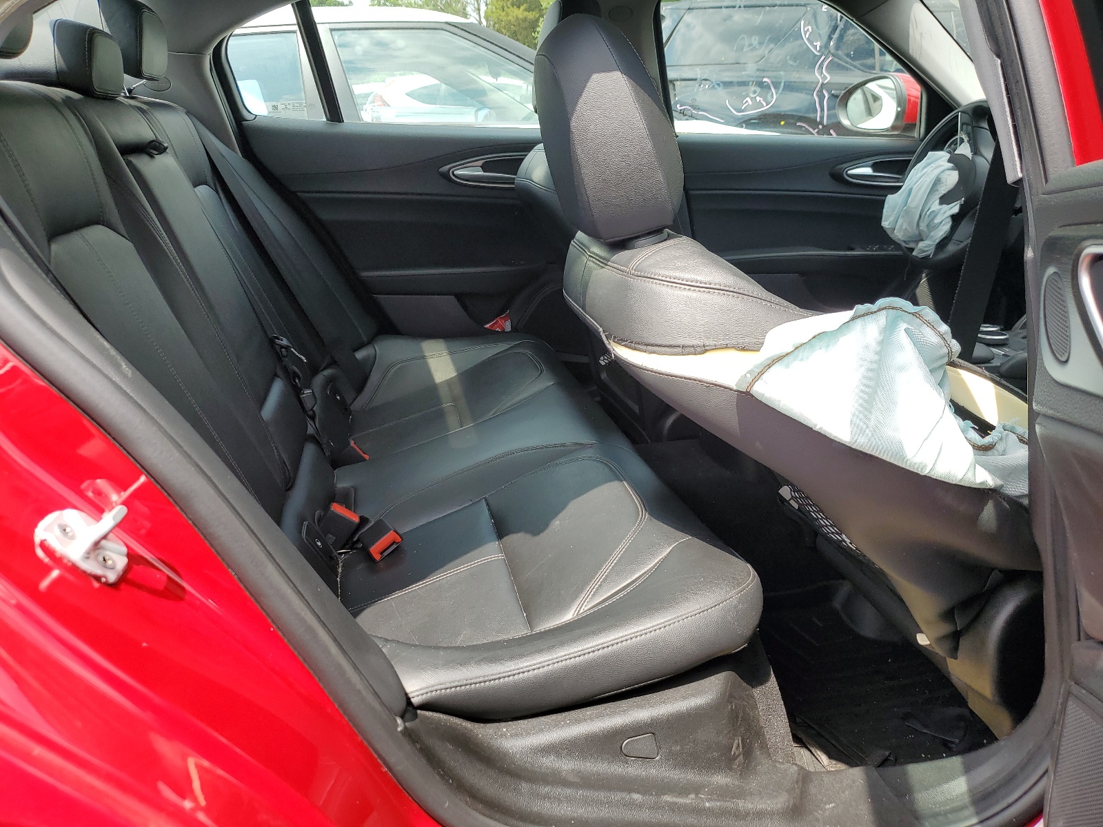 ZARFAEDN6H7548068 2017 Alfa Romeo Giulia Q4