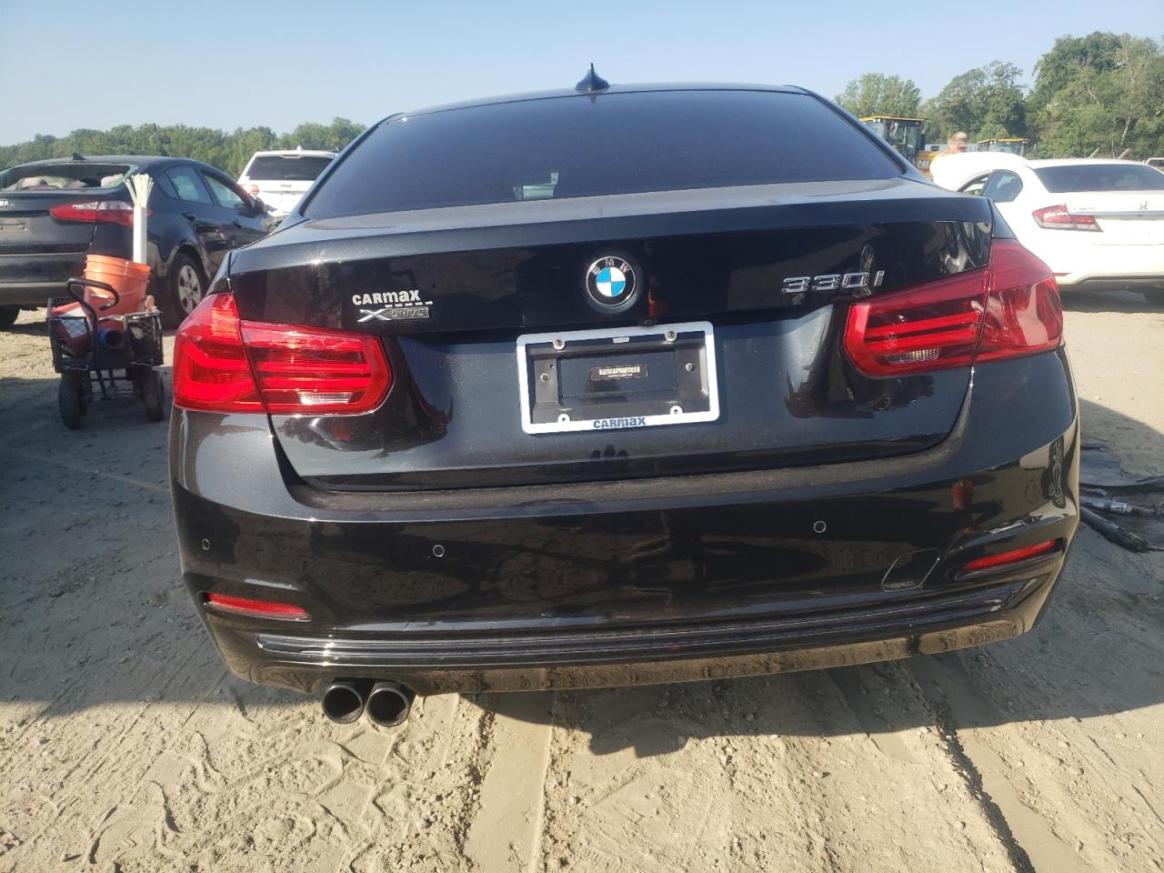 WBA8D9C53JA615704 2018 BMW 330 Xi