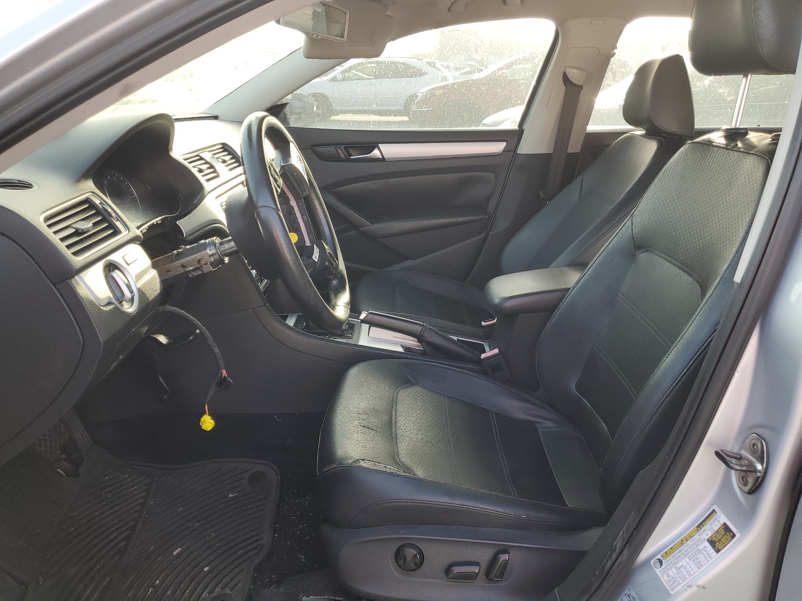 1VWBH7A36CC073733 2012 Volkswagen Passat Se