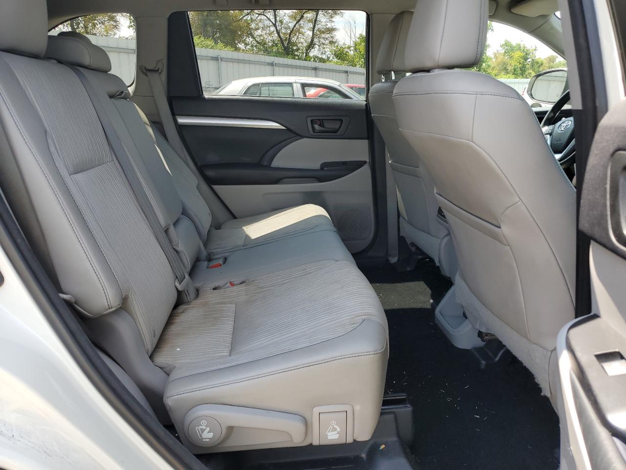 2014 Toyota Highlander Le VIN: 5TDBKRFH8ES068099 Lot: 64887034