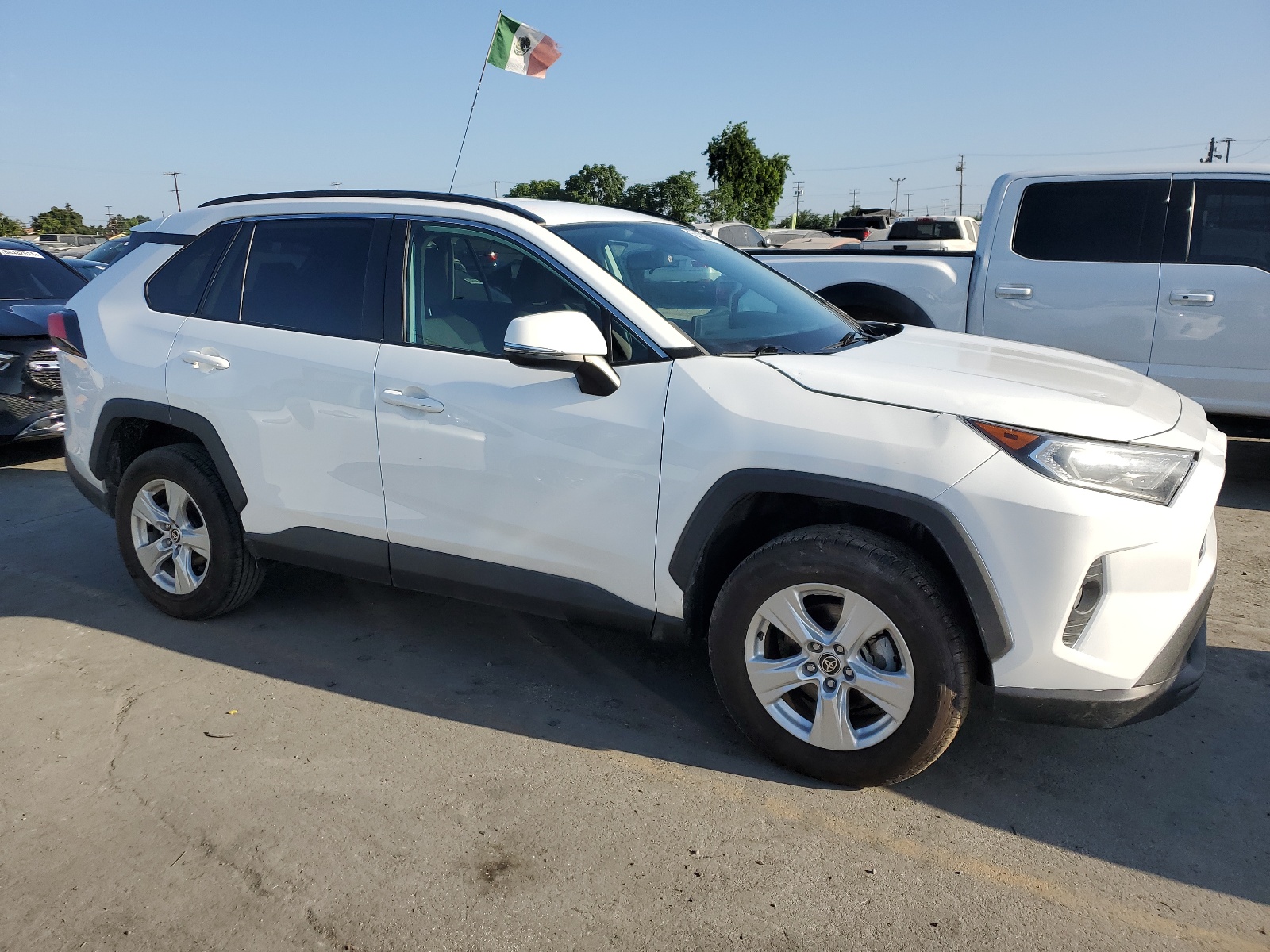 2021 Toyota Rav4 Xle vin: 2T3W1RFV4MW159068