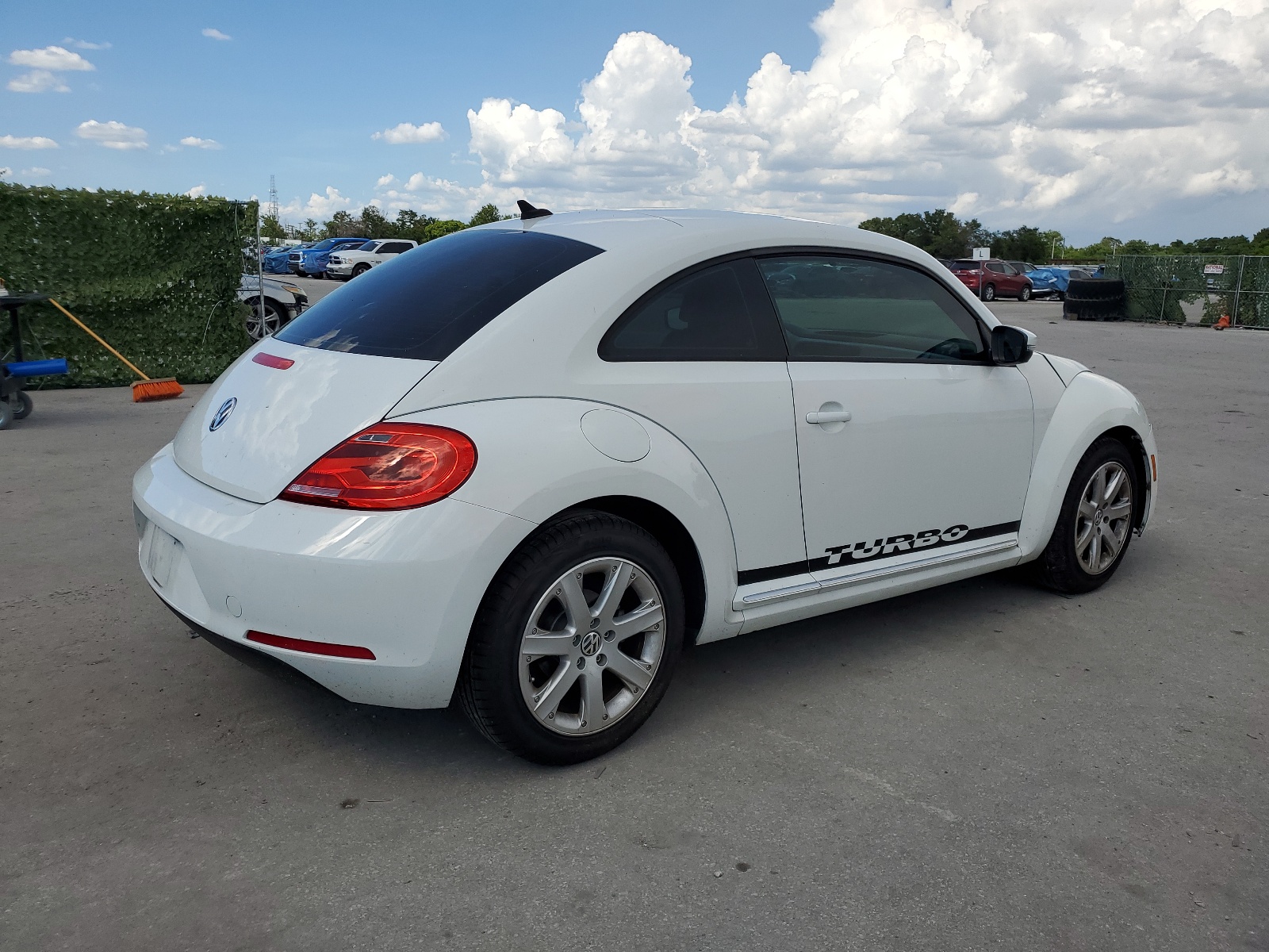 2014 Volkswagen Beetle vin: 3VWJ07AT5EM660140