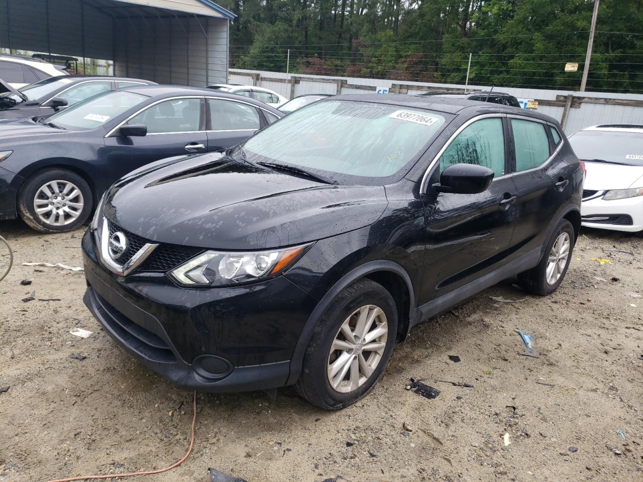 JN1BJ1CR3HW137807 2017 NISSAN ROGUE - Image 1