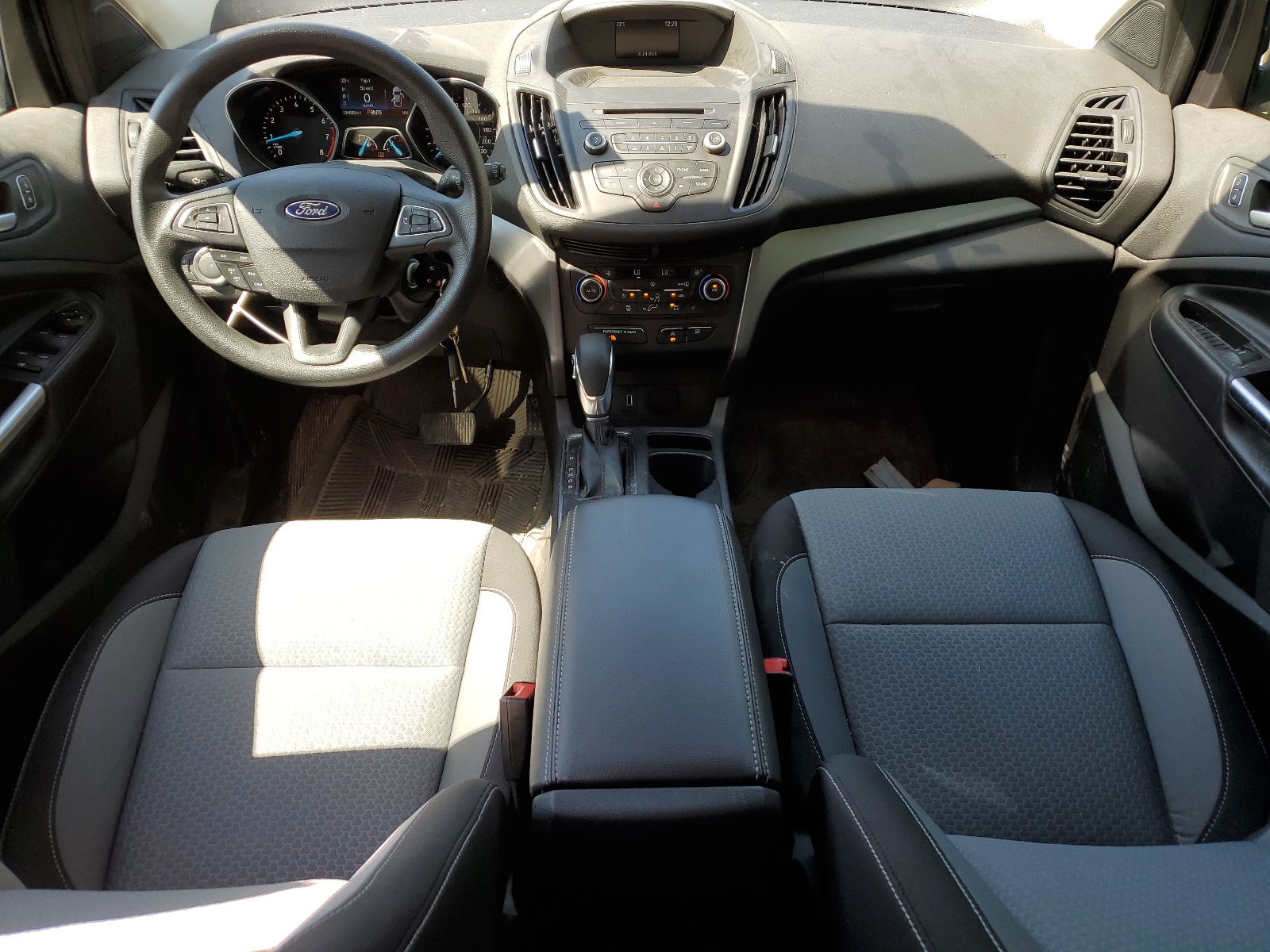 1FMCU9GD4JUC23730 2018 Ford Escape Se