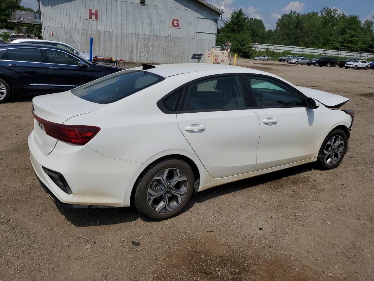2021 Kia Forte - Image 3