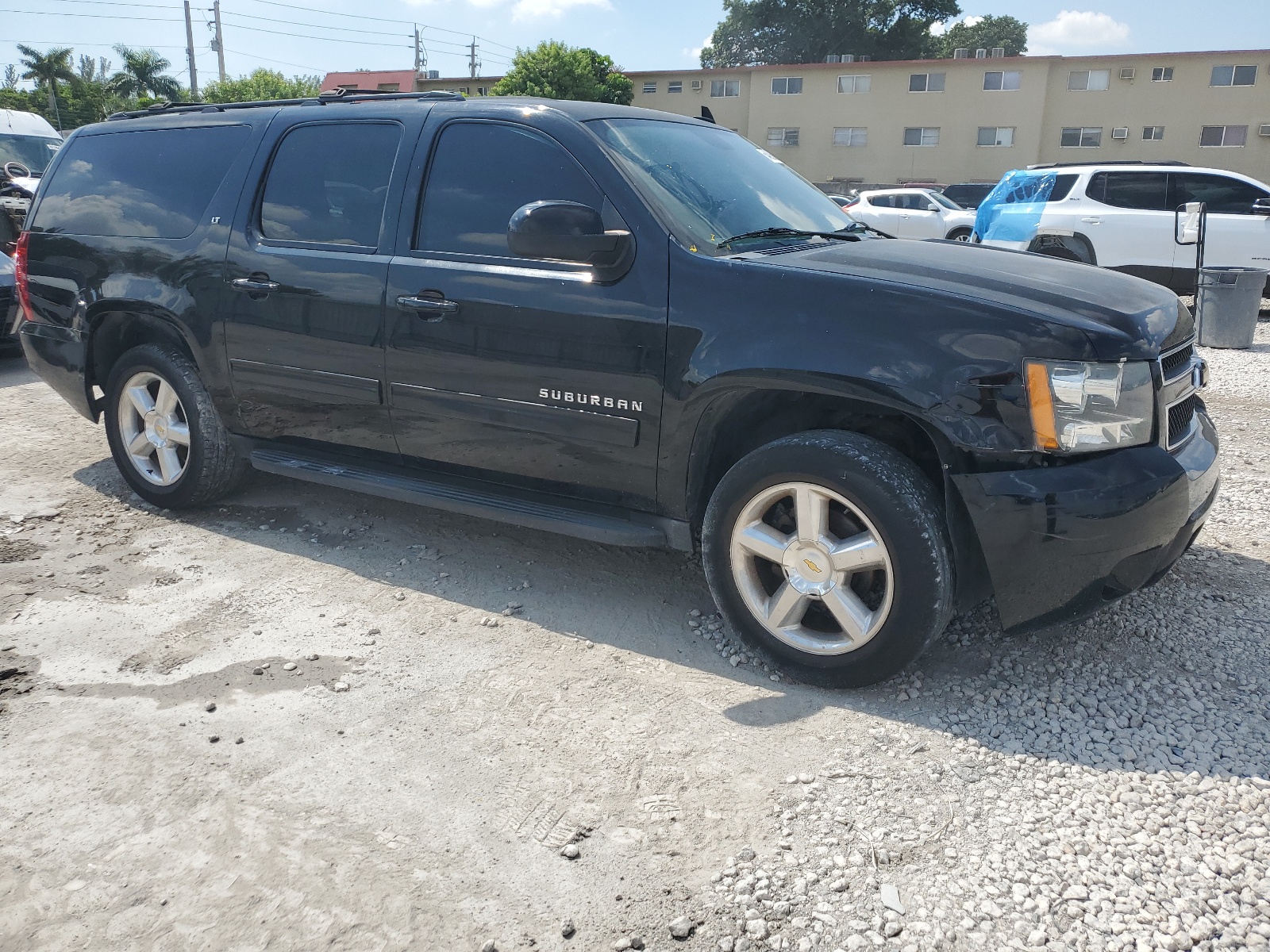 2014 Chevrolet Suburban C1500 Lt vin: 1GNSCJE04ER104435