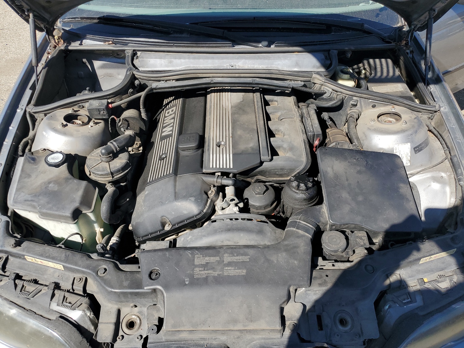 WBAET37414NJ47795 2004 BMW 325 I