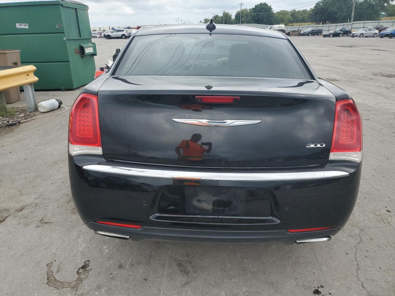 2016 Chrysler 300 Limited VIN: 2C3CCAAGXGH111381 Lot: 63441014