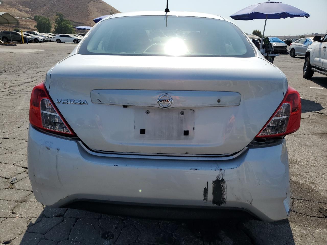 2019 Nissan Versa S VIN: 3N1CN7APXKL805760 Lot: 64720814