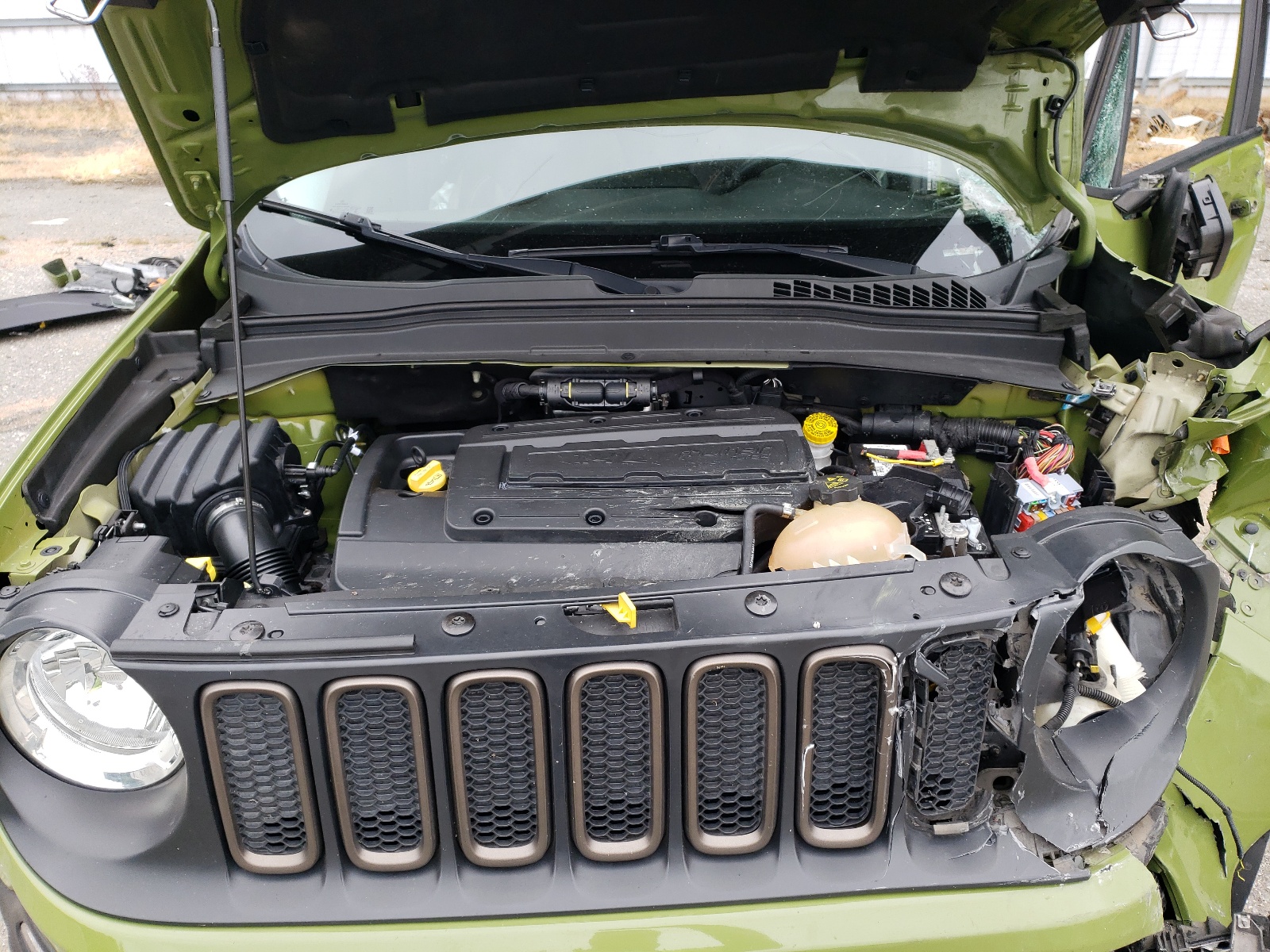 ZACCJABW6GPD32367 2016 Jeep Renegade Latitude