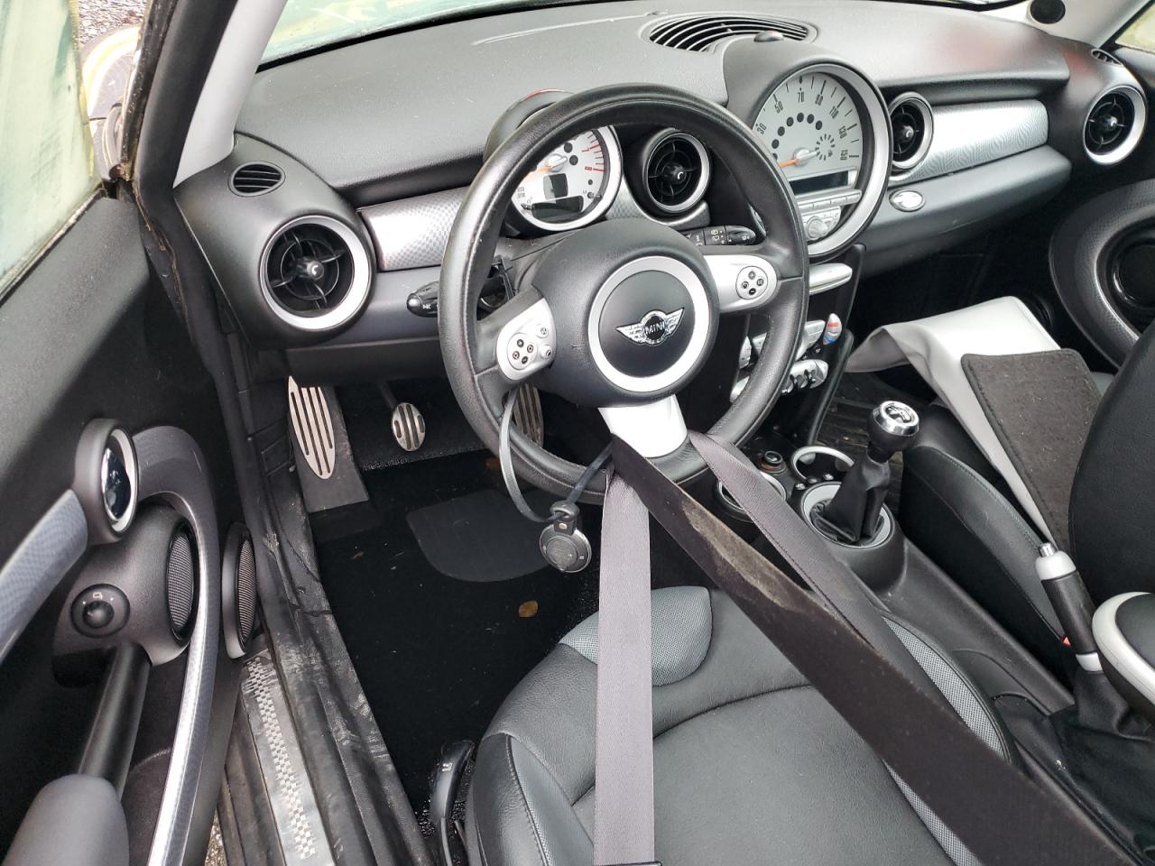 2007 Mini Cooper S VIN: WMWMF73587TT85944 Lot: 64271404