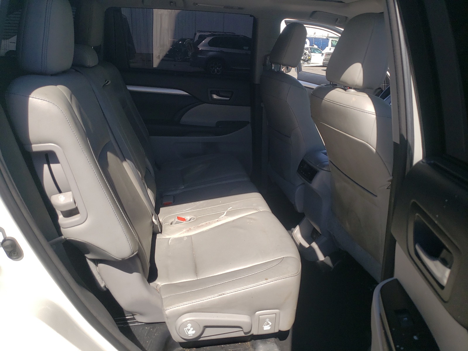 5TDKKRFH6GS139318 2016 Toyota Highlander Xle