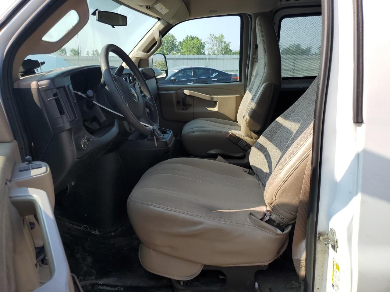 2017 Chevrolet Express G2500 VIN: 1GCWGAFF1H1290052 Lot: 64233974