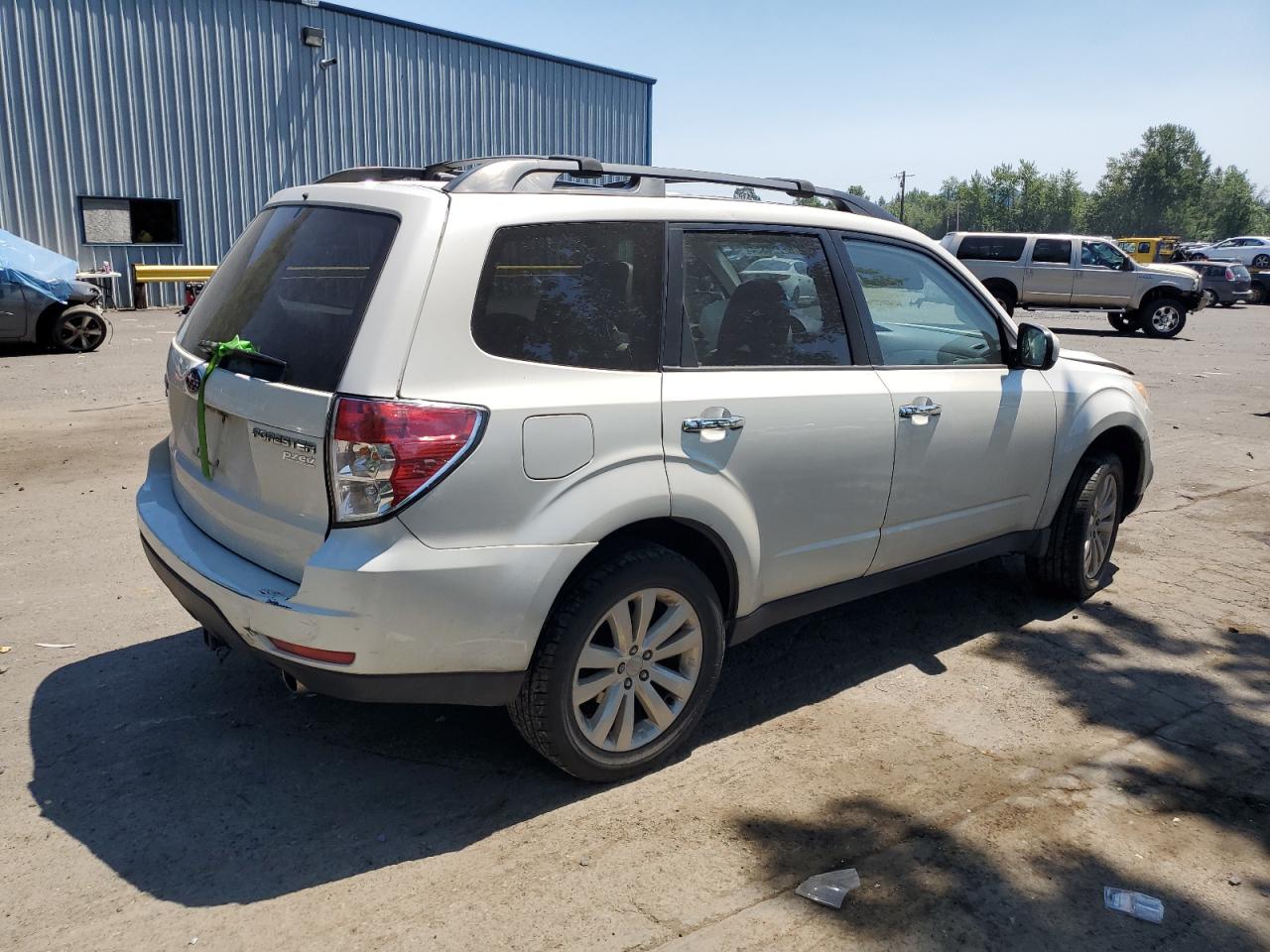 JF2SHAEC4DH415969 2013 Subaru Forester Limited