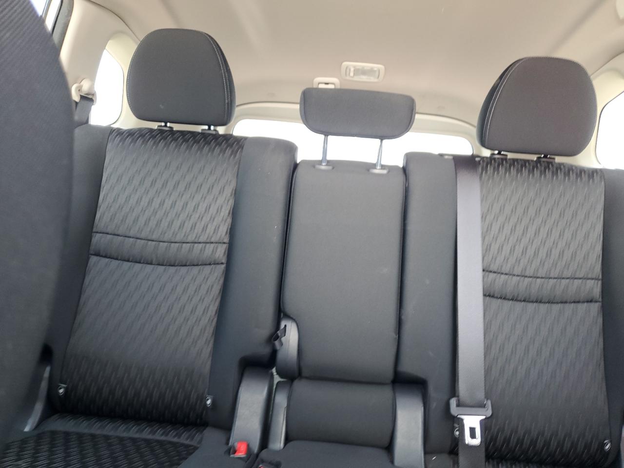 2017 Nissan Rogue S VIN: KNMAT2MV2HP533497 Lot: 64862324