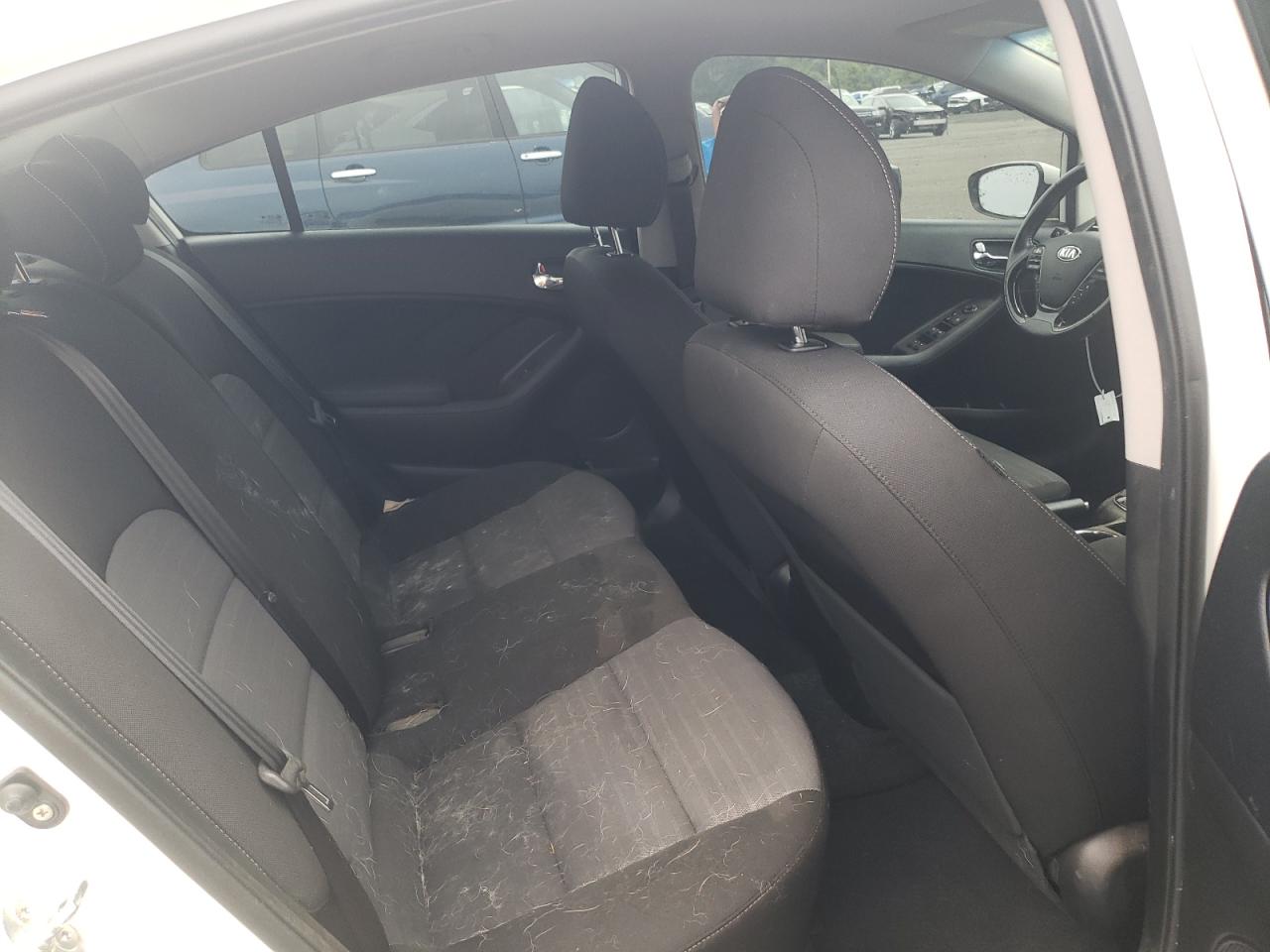 2018 Kia Forte Lx VIN: 3KPFL4A7XJE198261 Lot: 61880764