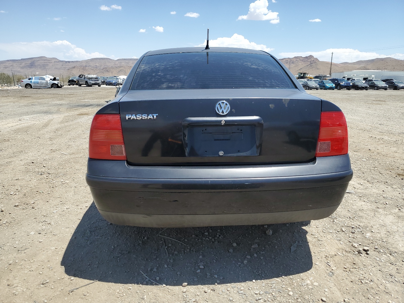 WVWMA23B8YE137418 2000 Volkswagen Passat Gls