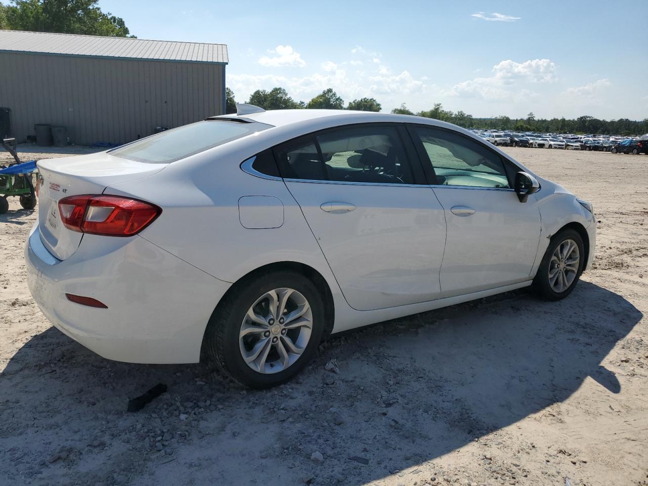 2019 Chevrolet Cruze - Image 3