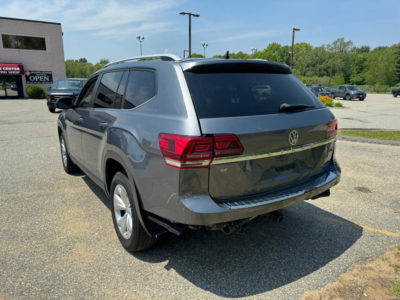 2018 Volkswagen Atlas Se vin: 1V2KR2CA7JC580974