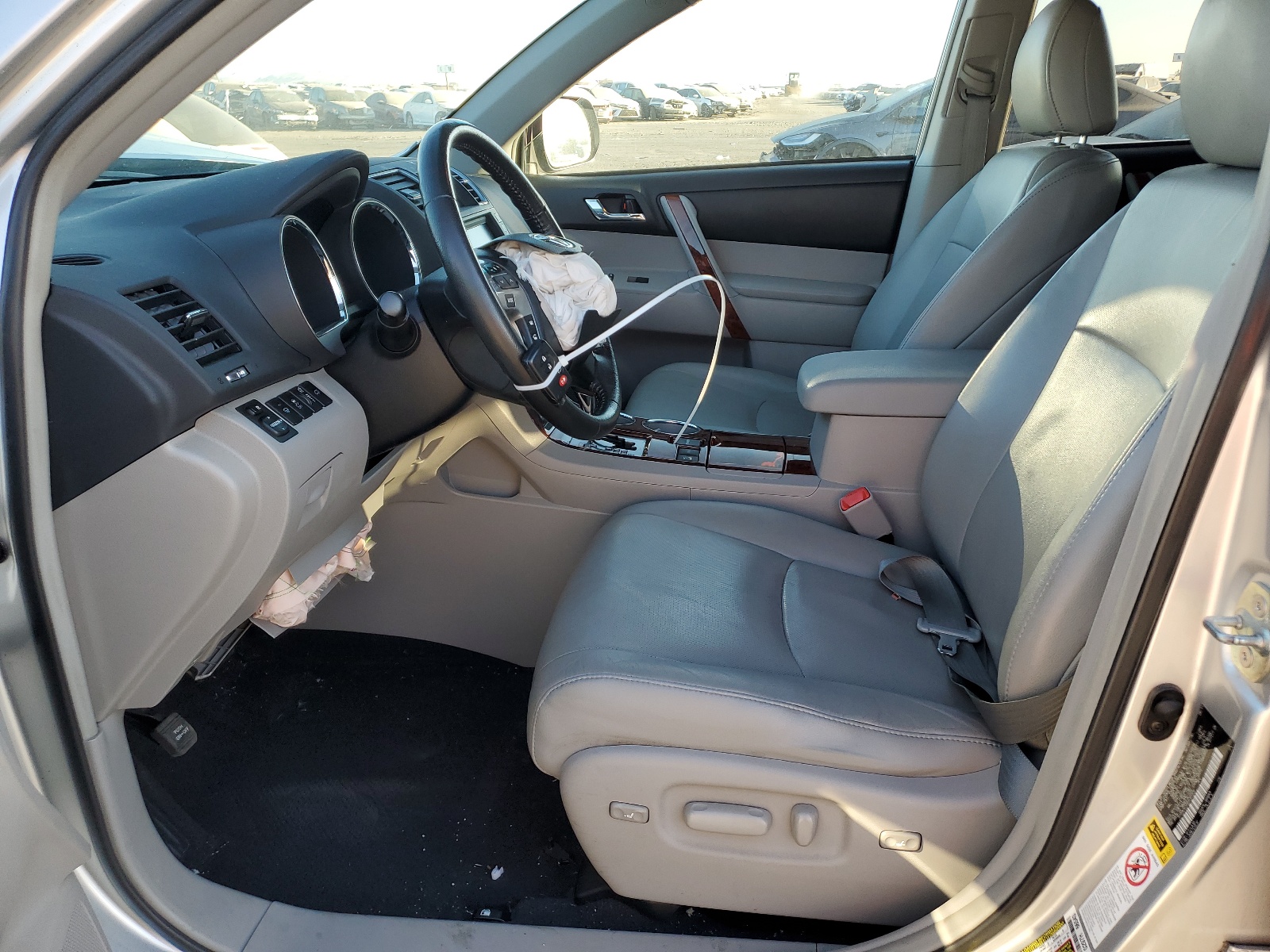 5TDDK3EHXBS085926 2011 Toyota Highlander Limited