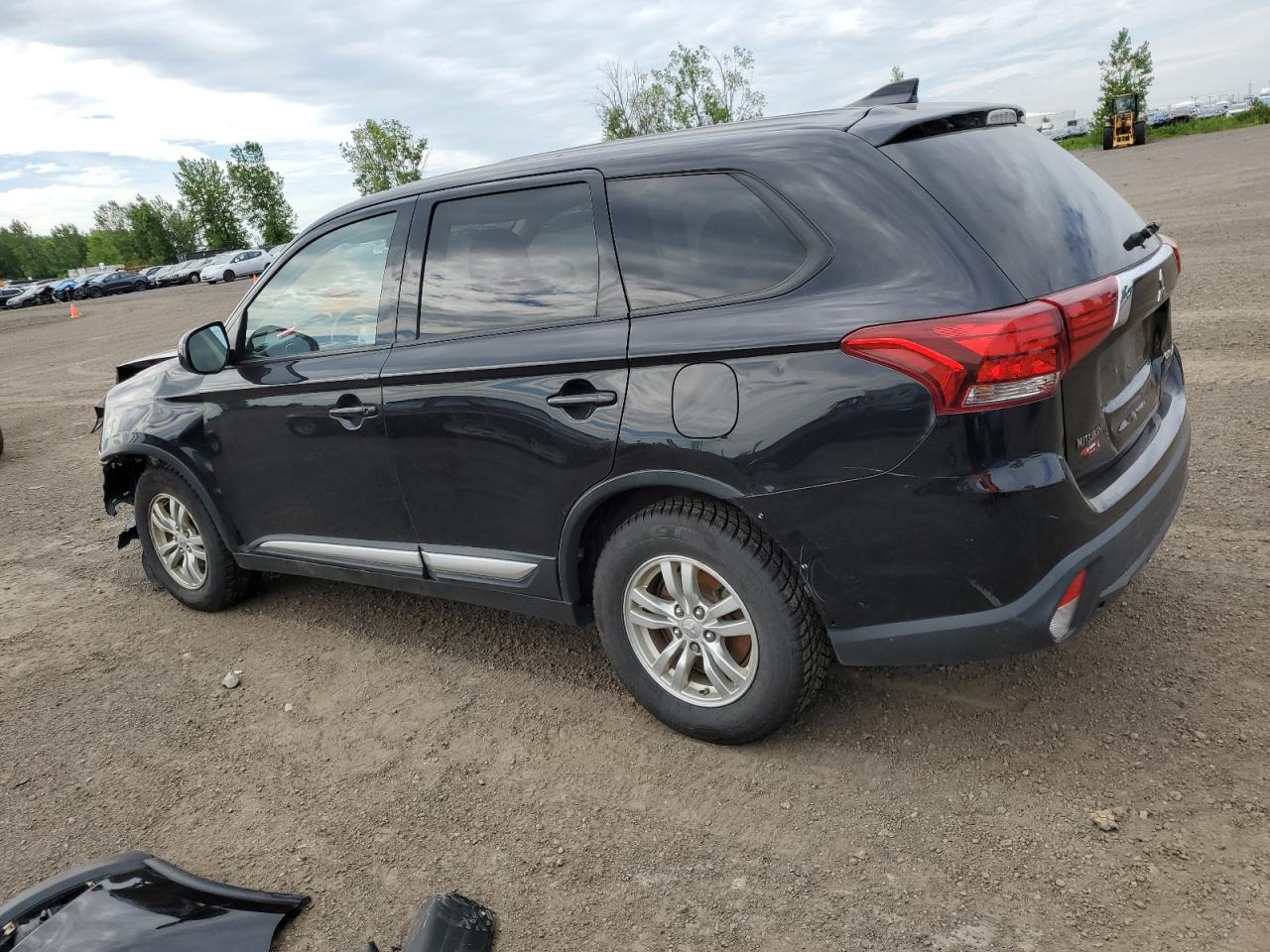 JA4AD2A38HZ610825 2017 MITSUBISHI OUTLANDER - Image 2