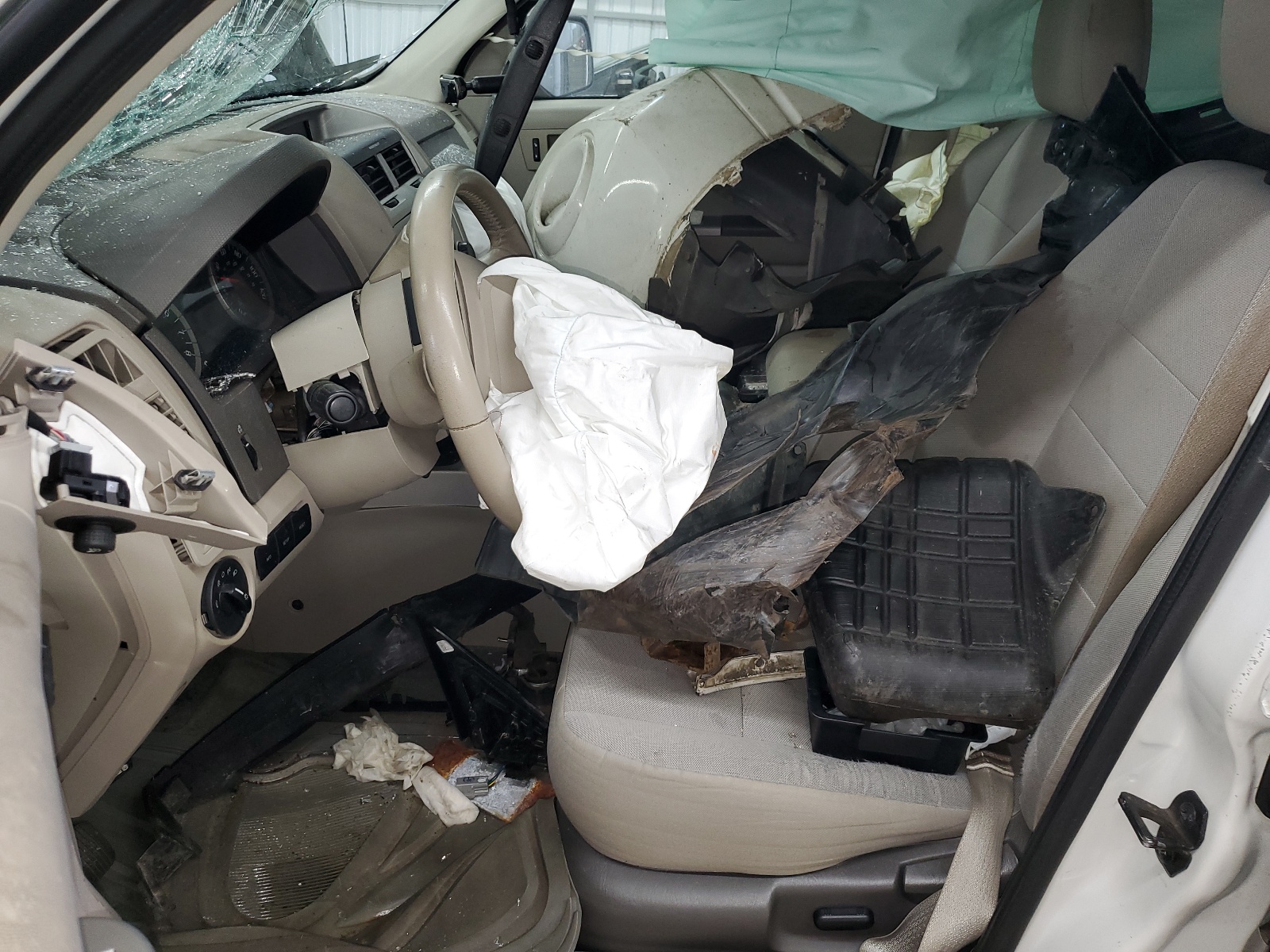 1FMCU0D79BKA60435 2011 Ford Escape Xlt