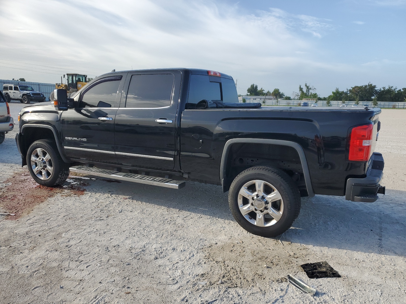 1GT12UEY9JF176855 2018 GMC Sierra K2500 Denali