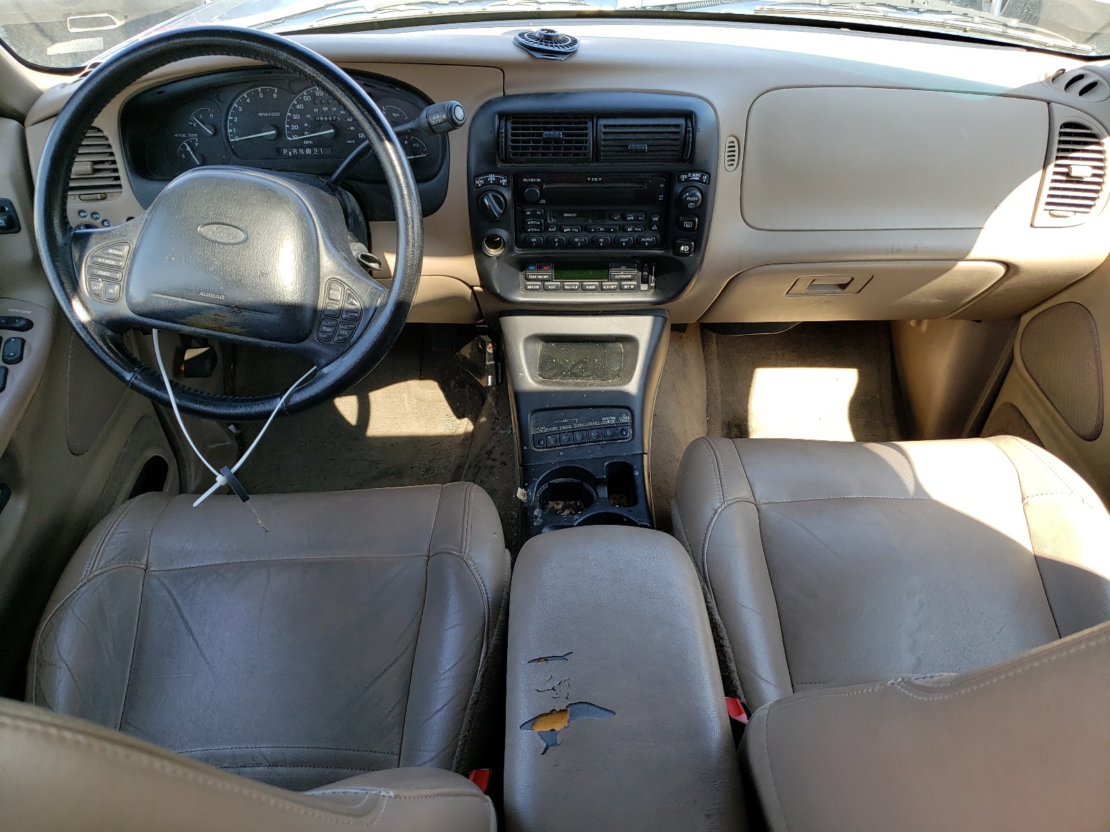 1FMDU34E4XZB20897 1999 Ford Explorer