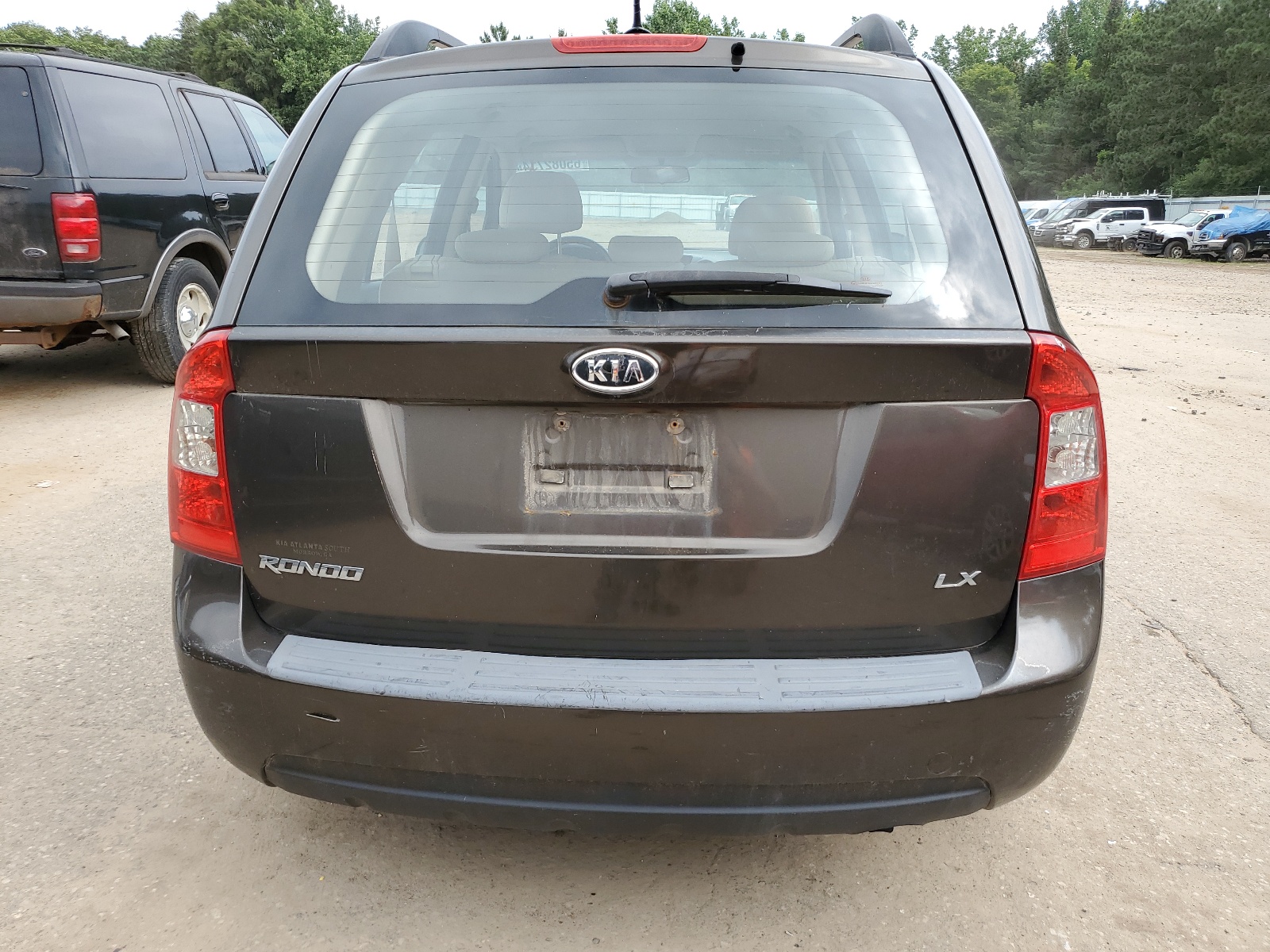 KNAFG528397264532 2009 Kia Rondo Base