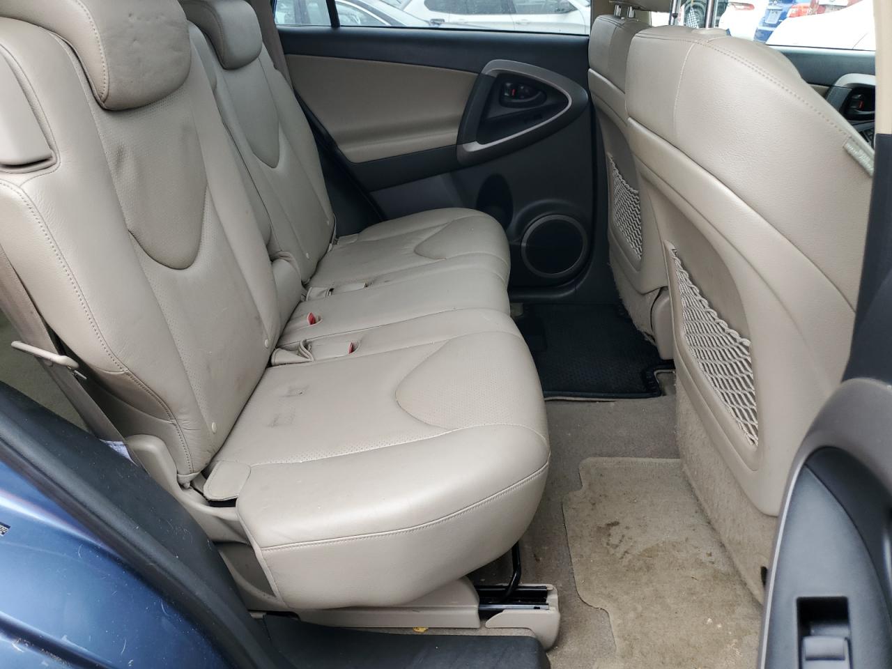 2007 Toyota Rav4 Limited VIN: JTMBK31V075037092 Lot: 64617444