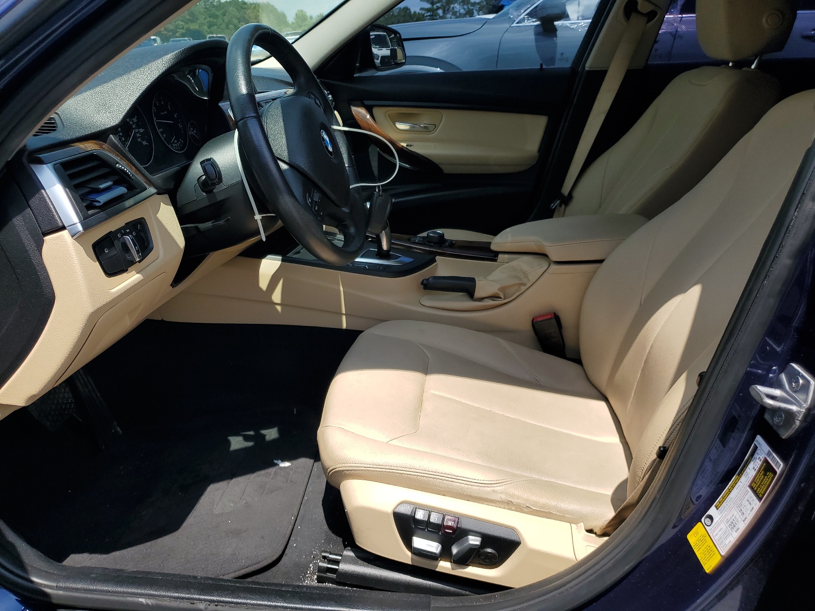 WBA8A9C54HK620052 2017 BMW 320 I