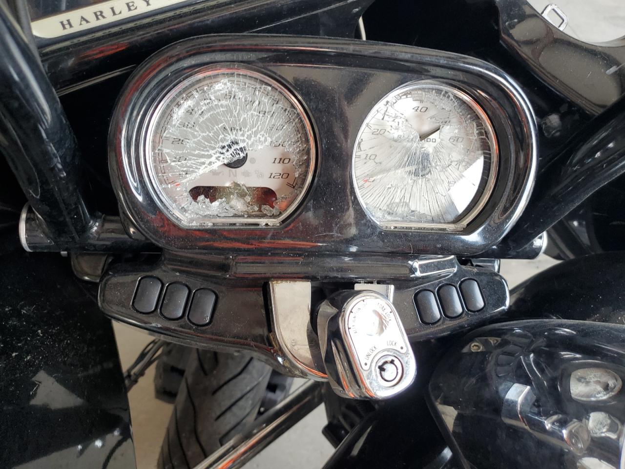 2016 Harley-Davidson Fltrxs Road Glide Special VIN: 1HD1KTM13GB620082 Lot: 62867864