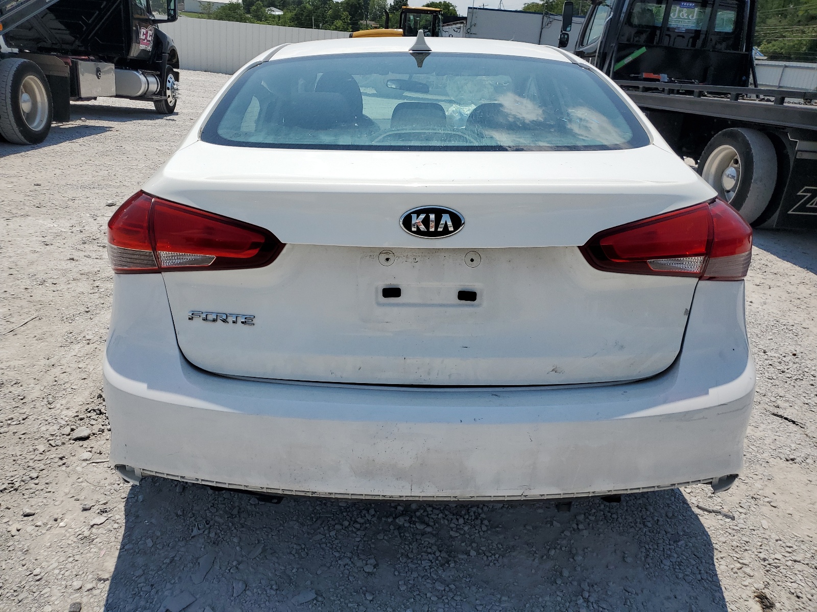 2017 Kia Forte Lx vin: 3KPFK4A72HE032992