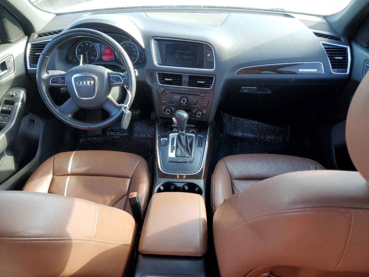 2011 Audi Q5 Premium VIN: WA1CFAFP2BA015600 Lot: 61668664