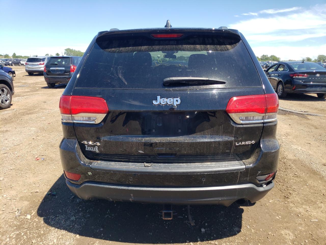 1C4RJFAG7JC406232 2018 Jeep Grand Cherokee Laredo