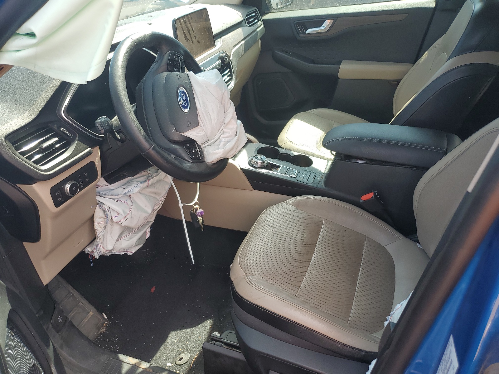 1FMCU0DZ4LUB70199 2020 Ford Escape Titanium