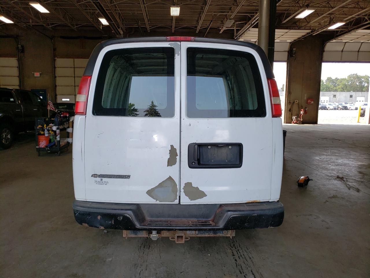 2008 Chevrolet Express G3500 VIN: 1GCHG35K981157056 Lot: 64573364