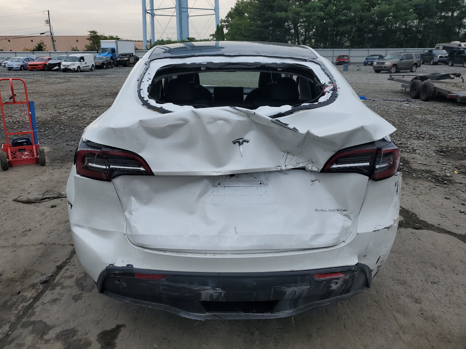 7SAYGDEE4PF660325 2023 Tesla Model Y