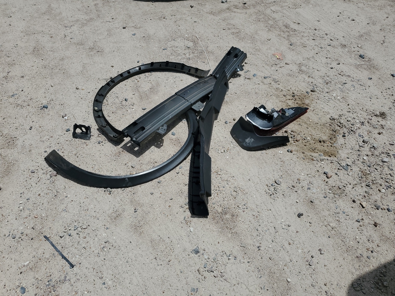 JN1BJ1CP9KW527266 2019 Nissan Rogue Sport S