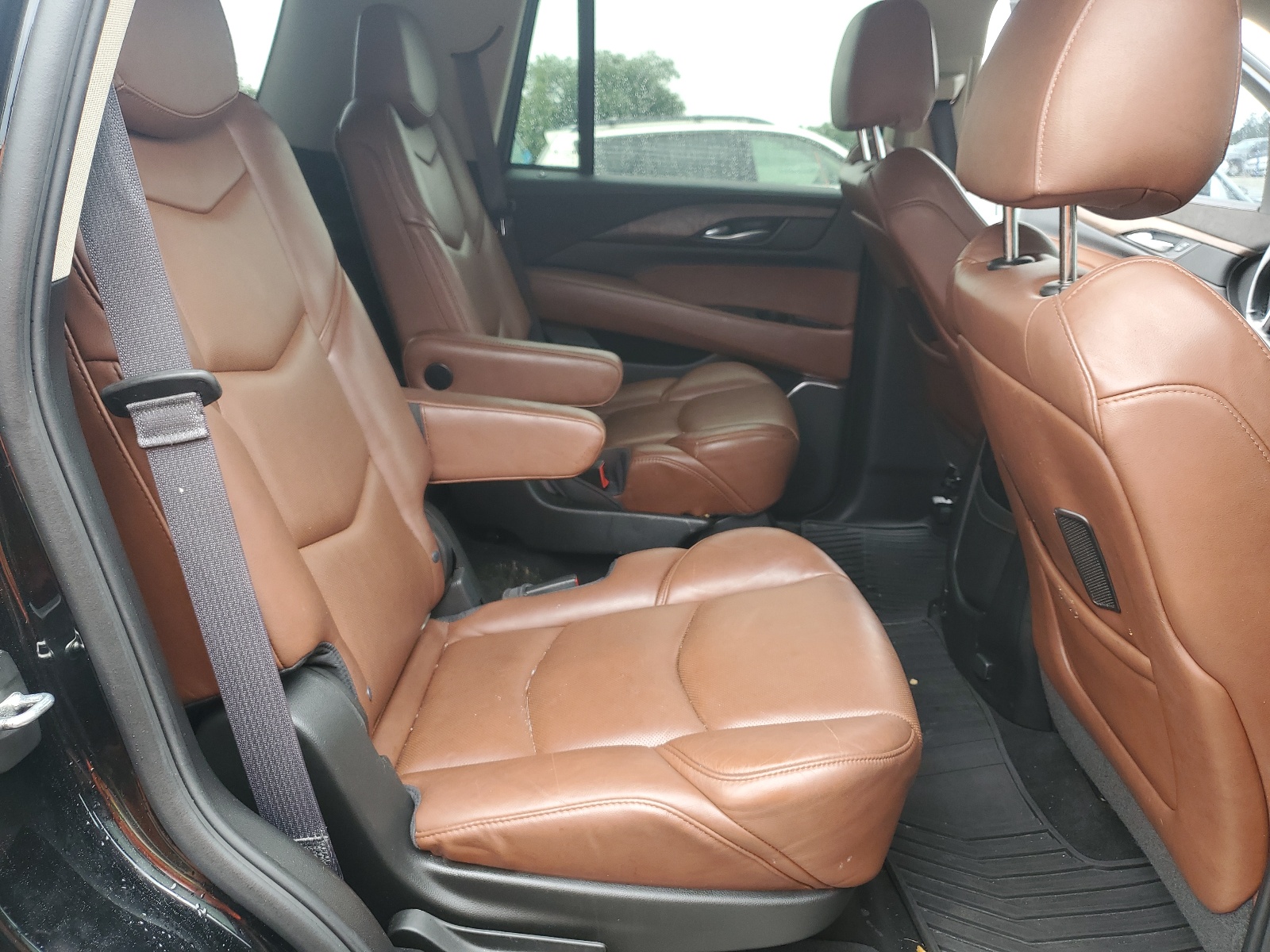 1GYS4BKJ9HR142928 2017 Cadillac Escalade Luxury