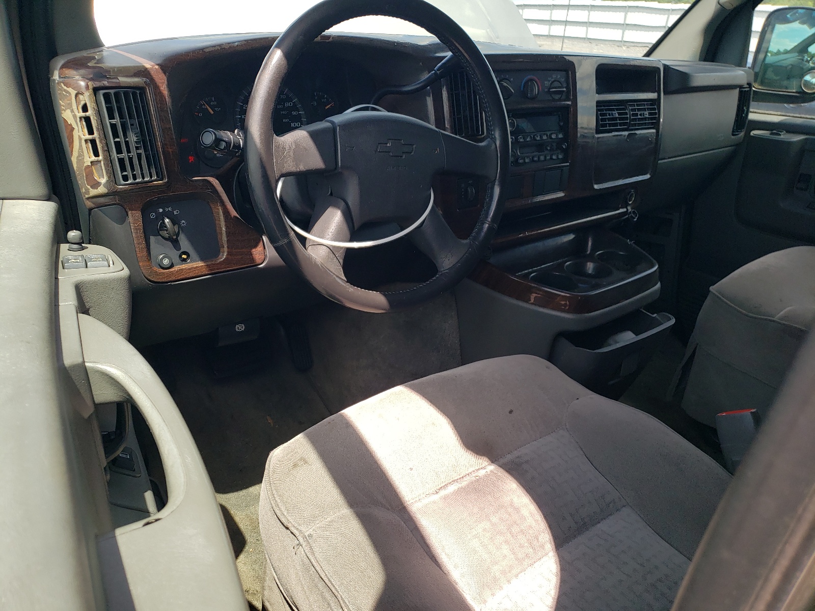 1GBFG15T941150823 2004 Chevrolet Express G1500