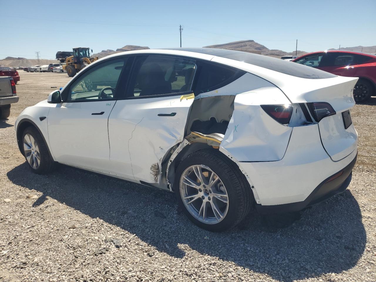 7SAYGDEE5RA256739 2024 TESLA MODEL Y - Image 2