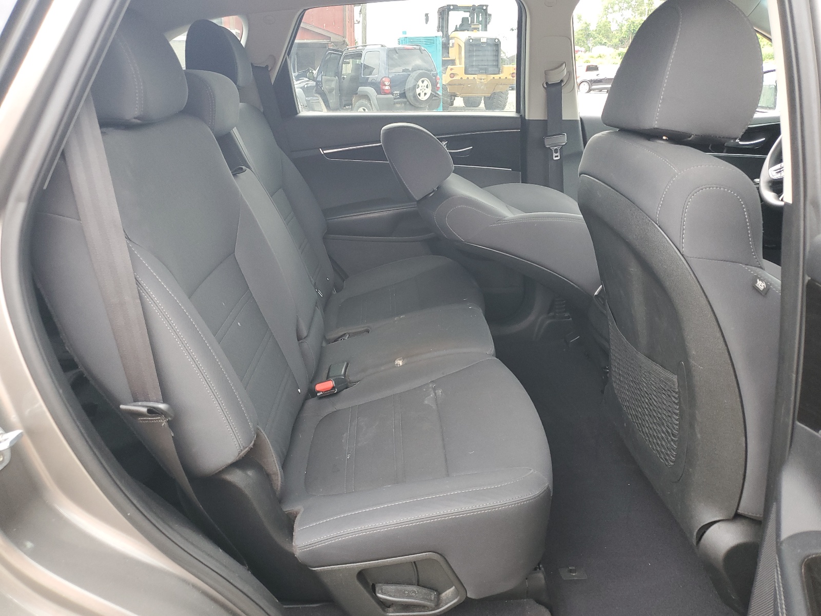 2019 Kia Sorento Lx vin: 5XYPG4A52KG487789